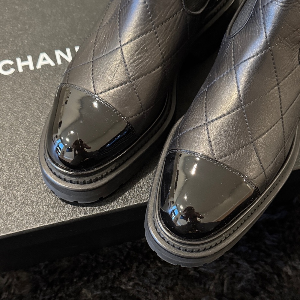 CHANEL Women's Quilted Black and Gray Ankle Boots - Picture 4 of 8